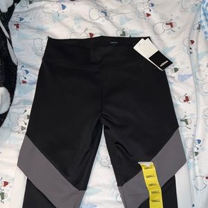 ✨Adidas Aeroready Leggings✨